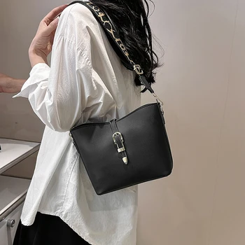 Нова стотици ежедневни женски чанти-кофа Проста модерна текстура от изкуствена кожа Дамски обикновена чанта през рамо с едно рамо